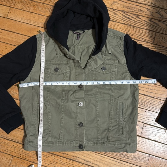 Victoria’s Secret Olive Green & Black Stretch Hooded Jean Jacket sz L - Picture 5 of 10